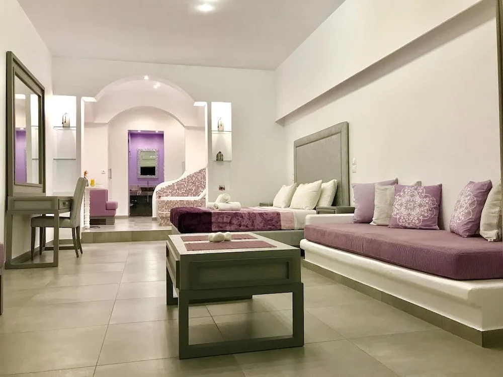 Queen Boutique Suites