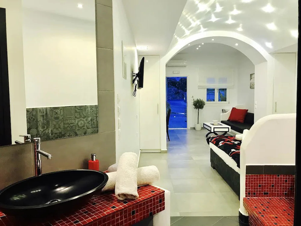 Queen Boutique Suites