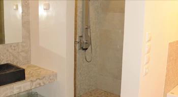 Queen Boutique Suites