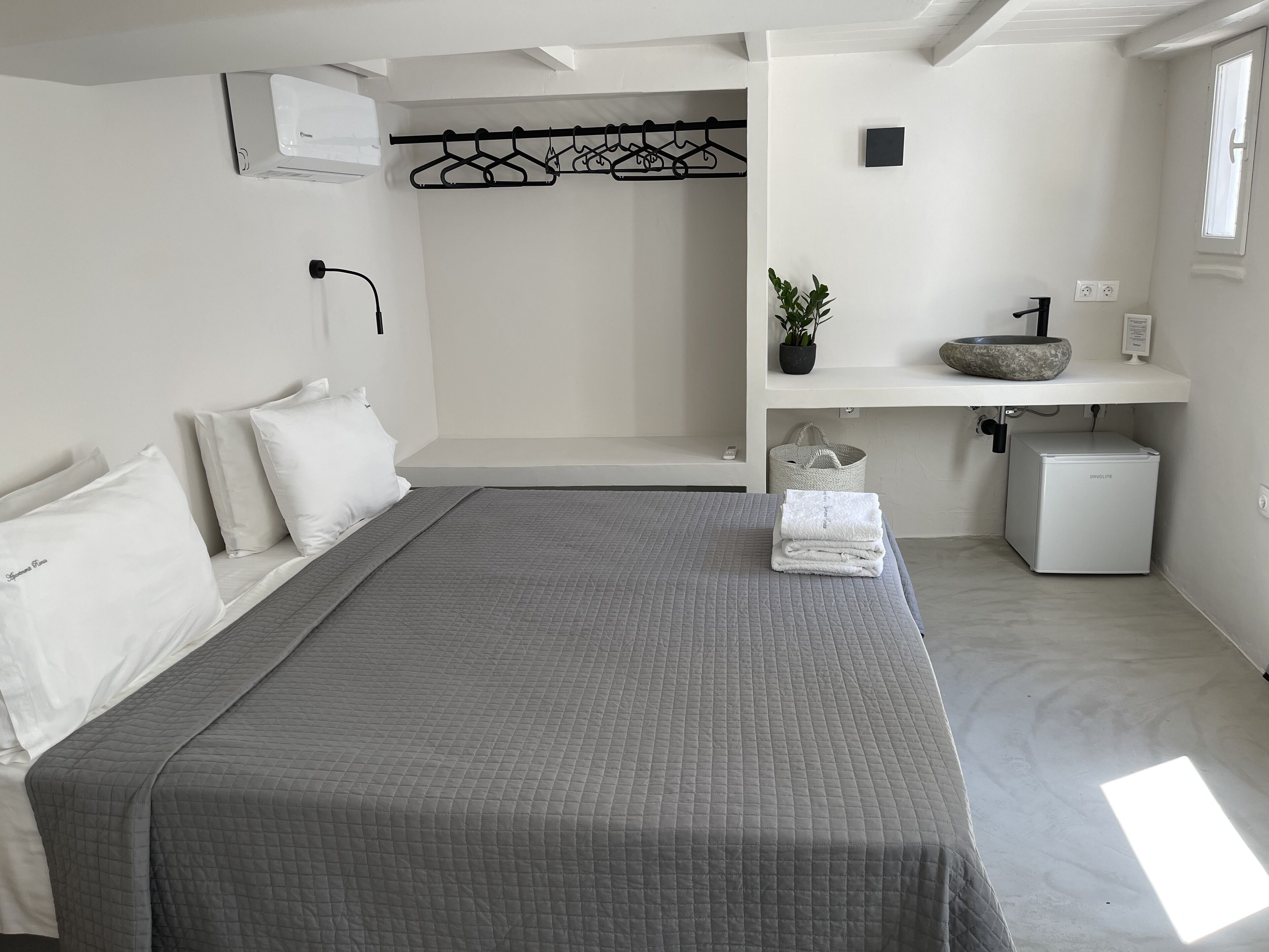 Rania Apartments Sea View Studios & Suites