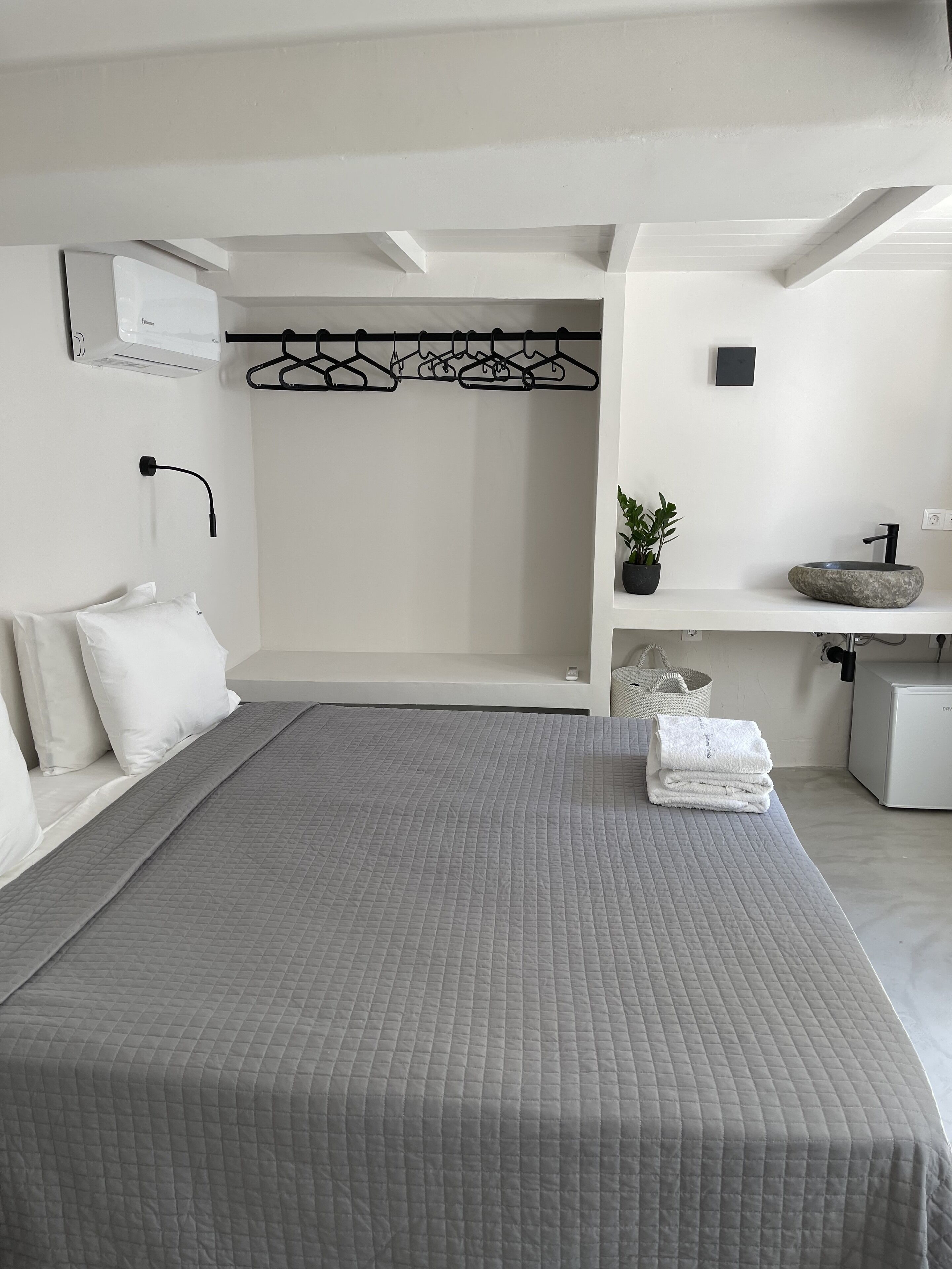 Rania Apartments Sea View Studios & Suites