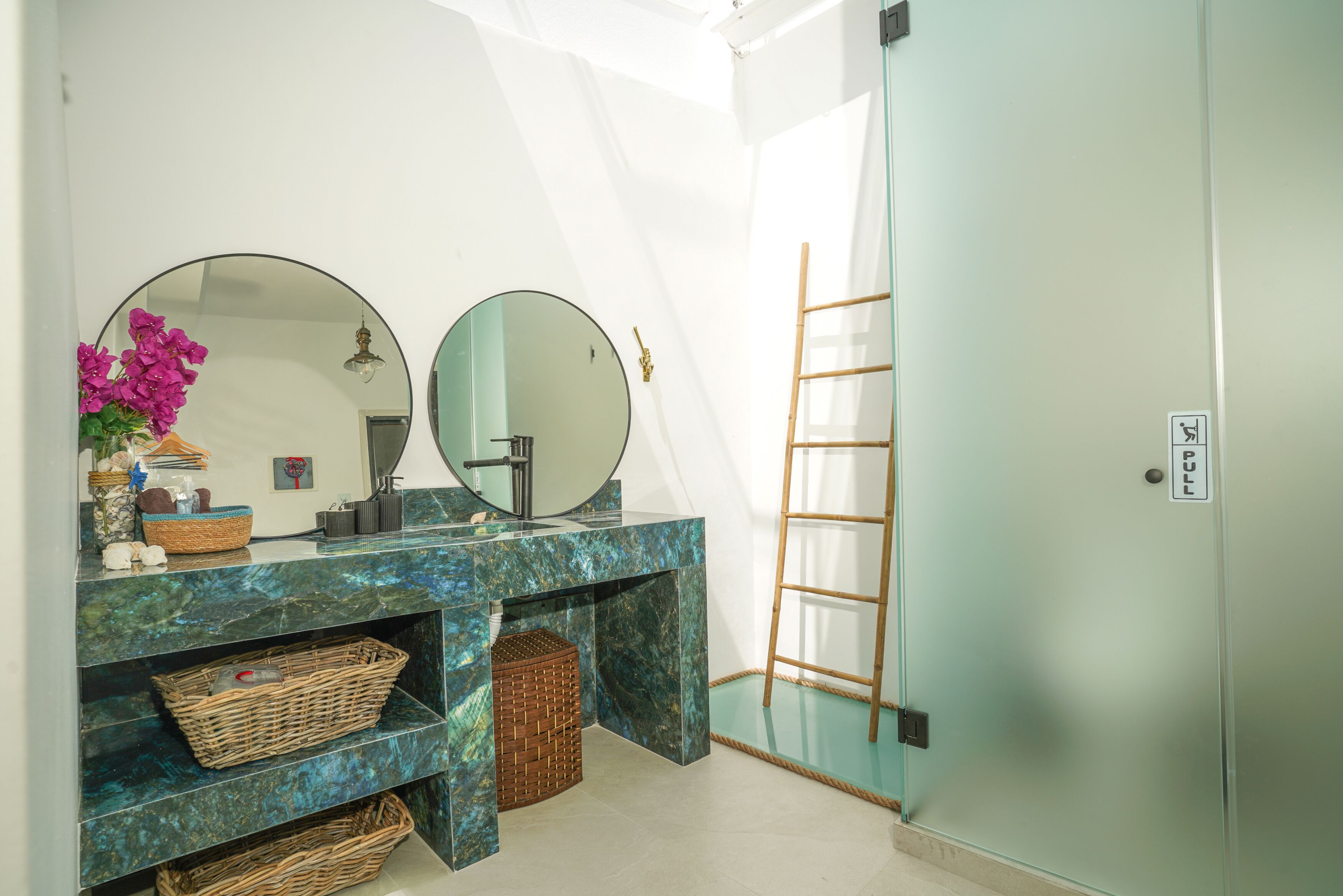 Seabed Suites