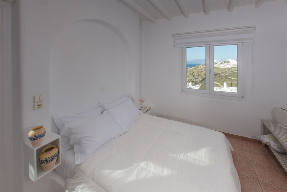Serene Villa With Pool By Stylish Stays
