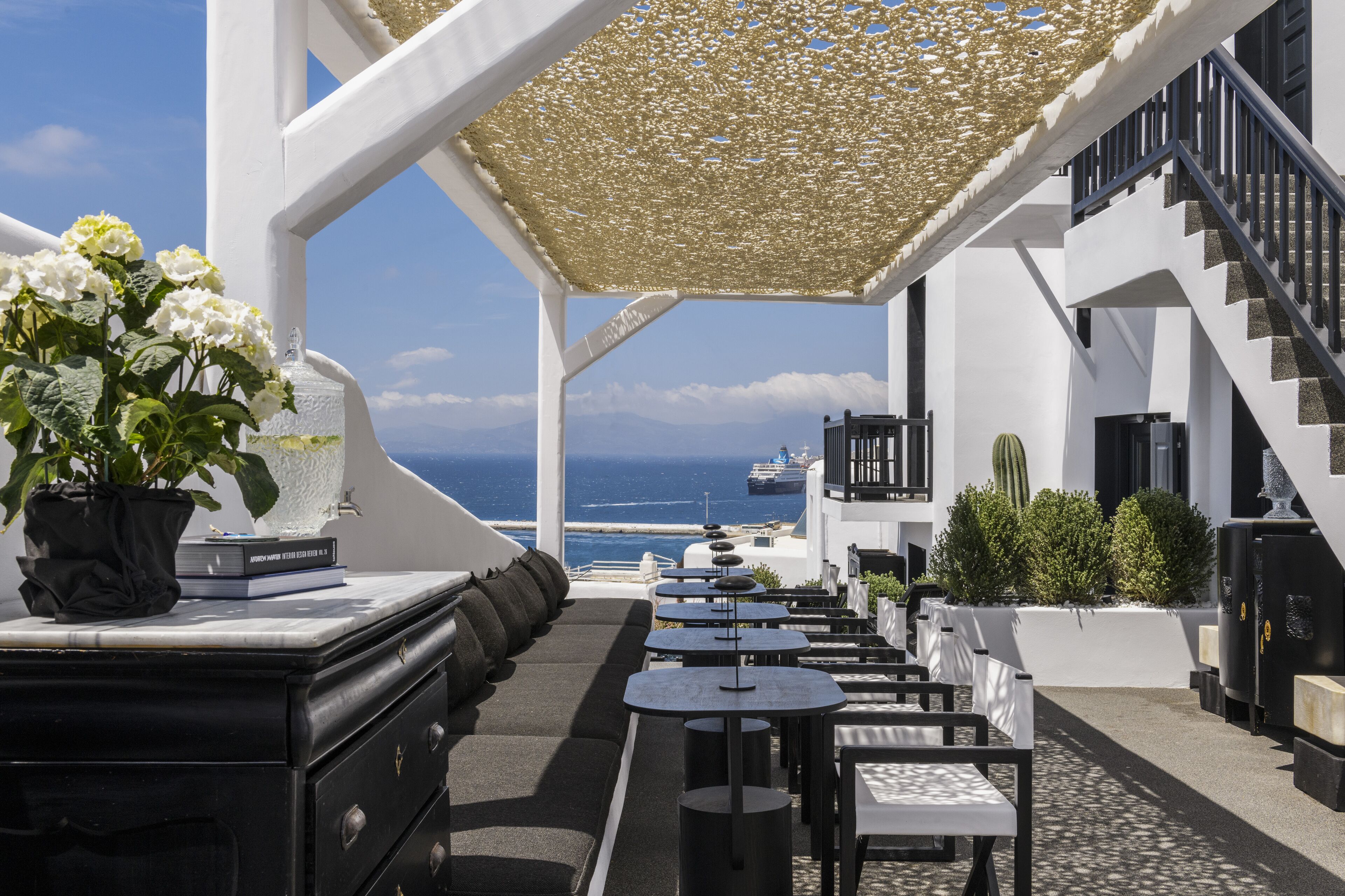 She Mykonos Hotel