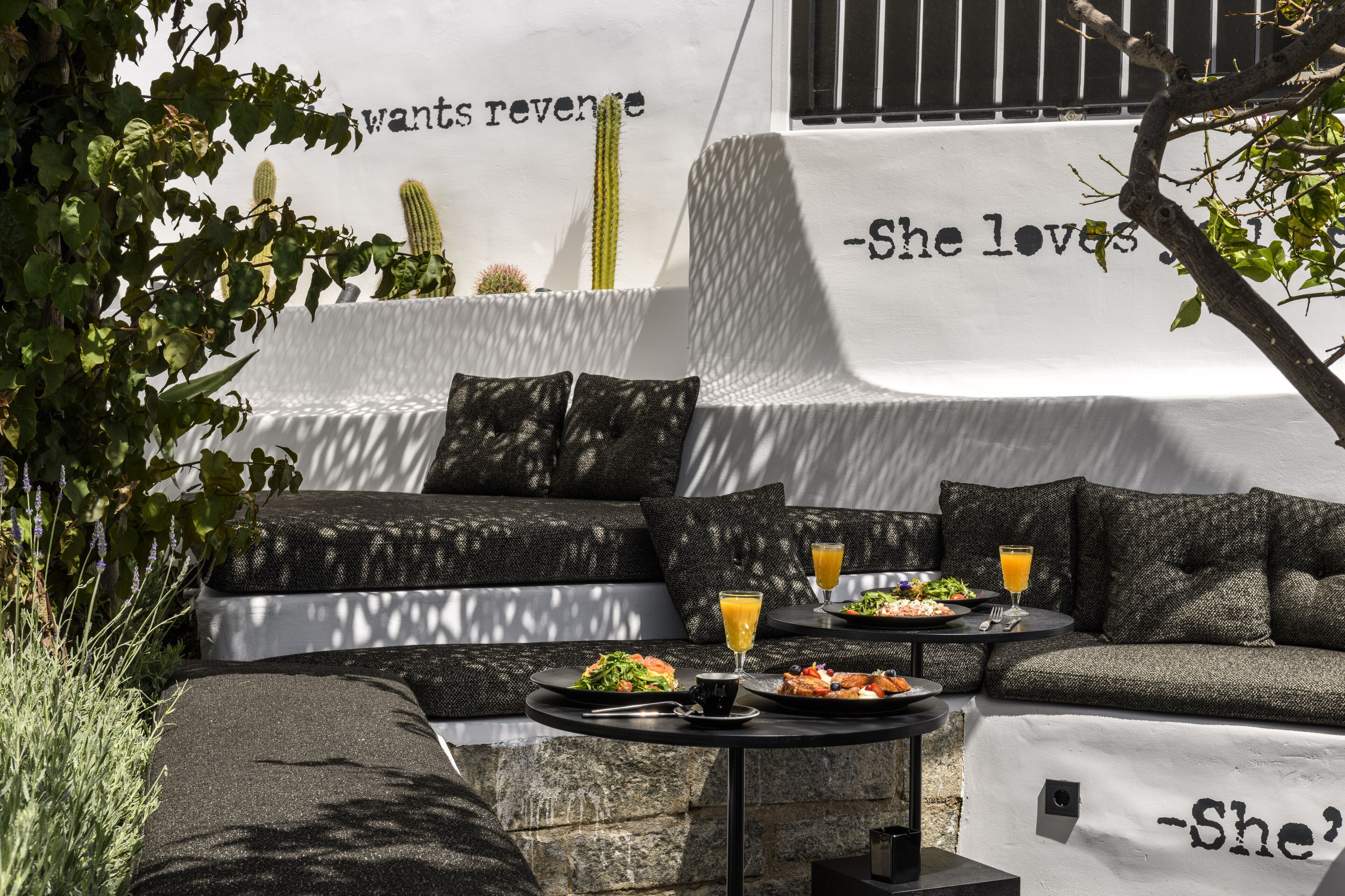 She Mykonos Hotel