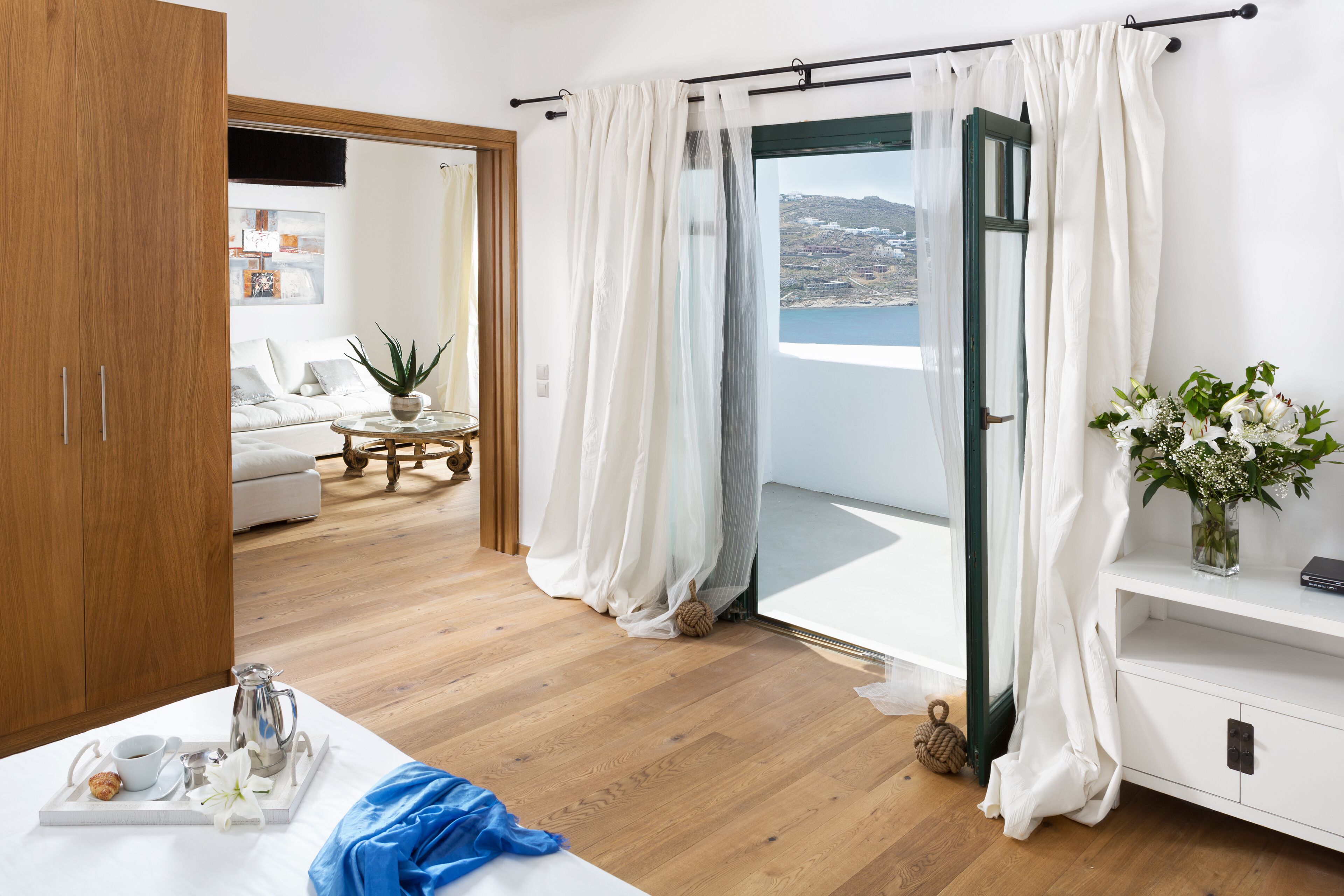 Tharroe of Mykonos