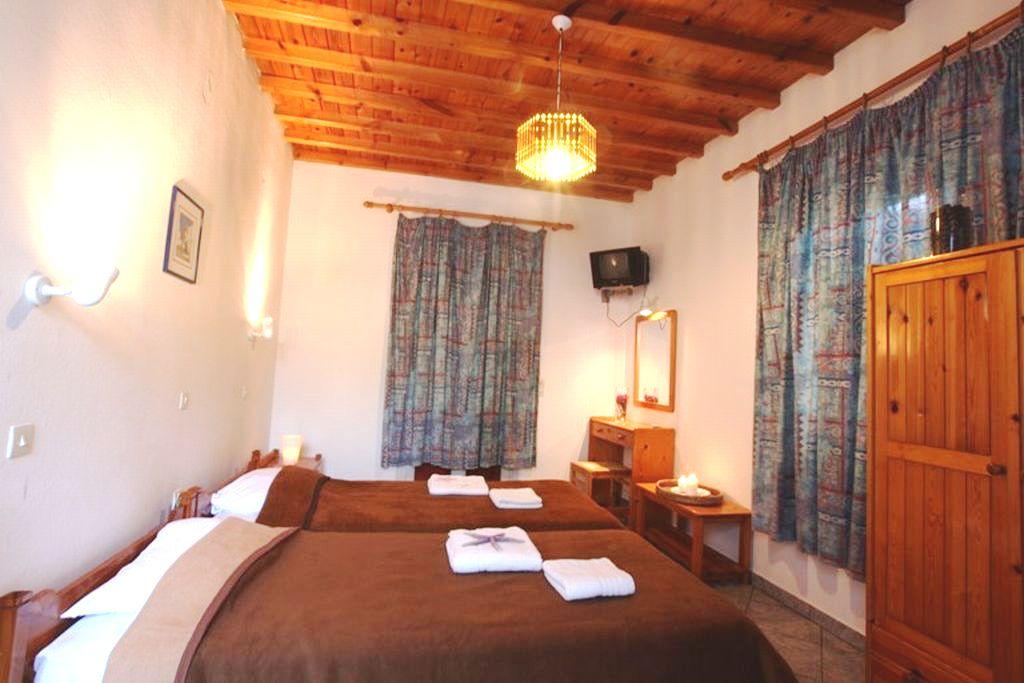 Vrissi Pension