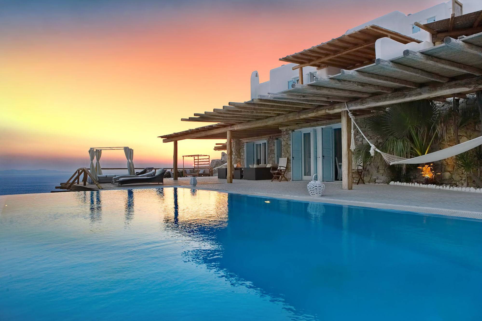 Zinas Villas