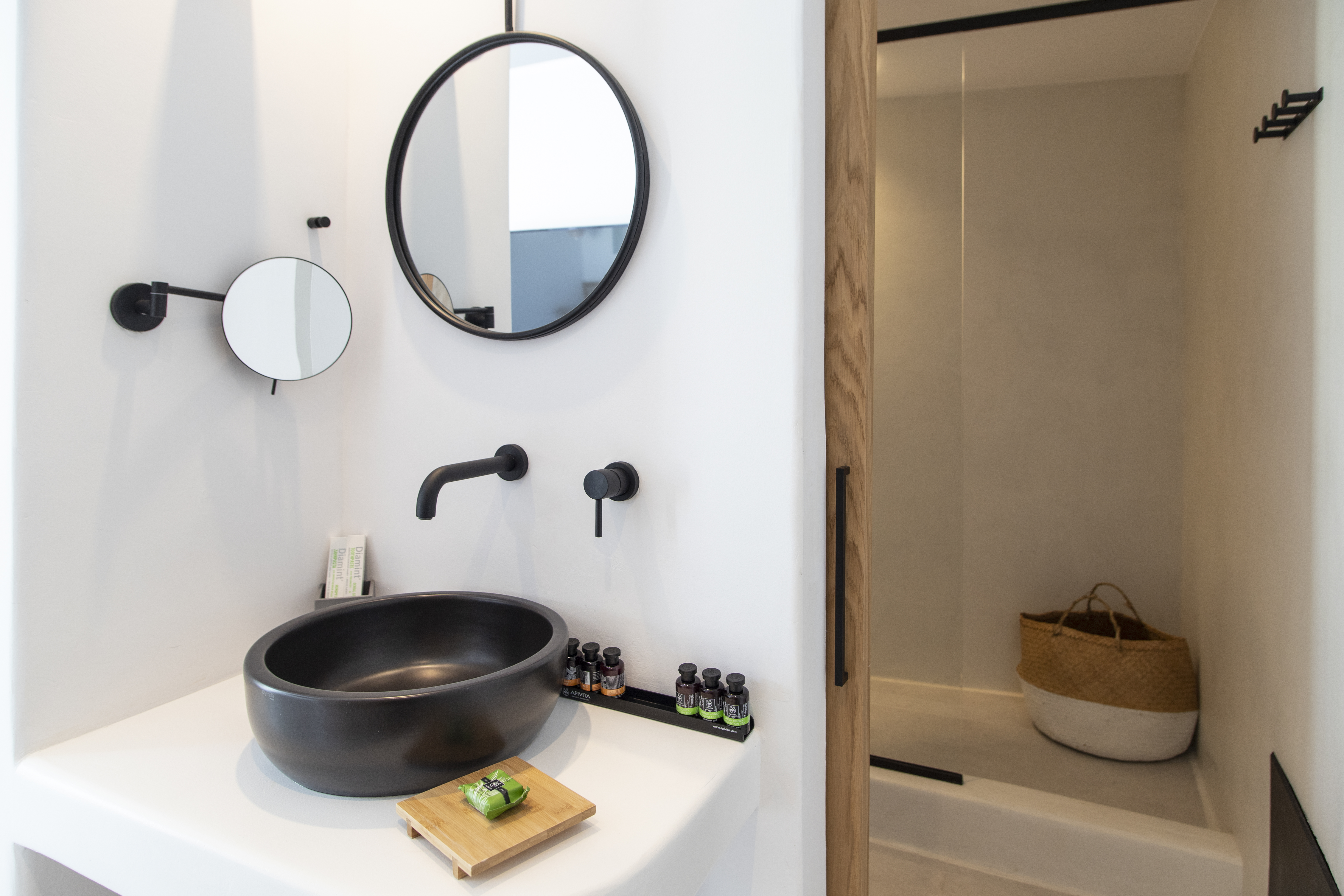 Adorno Beach Hotel & Suites