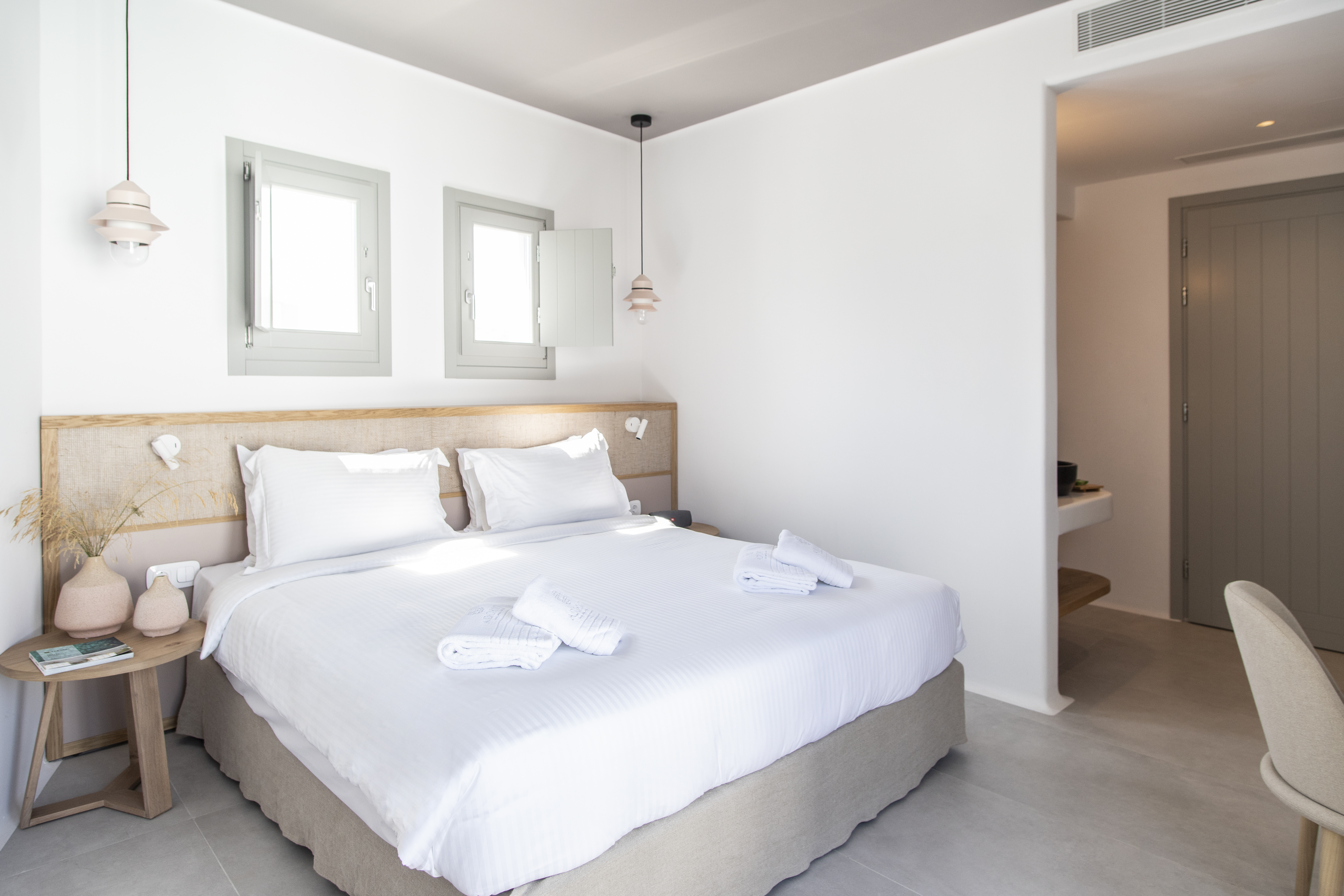 Adorno Beach Hotel & Suites