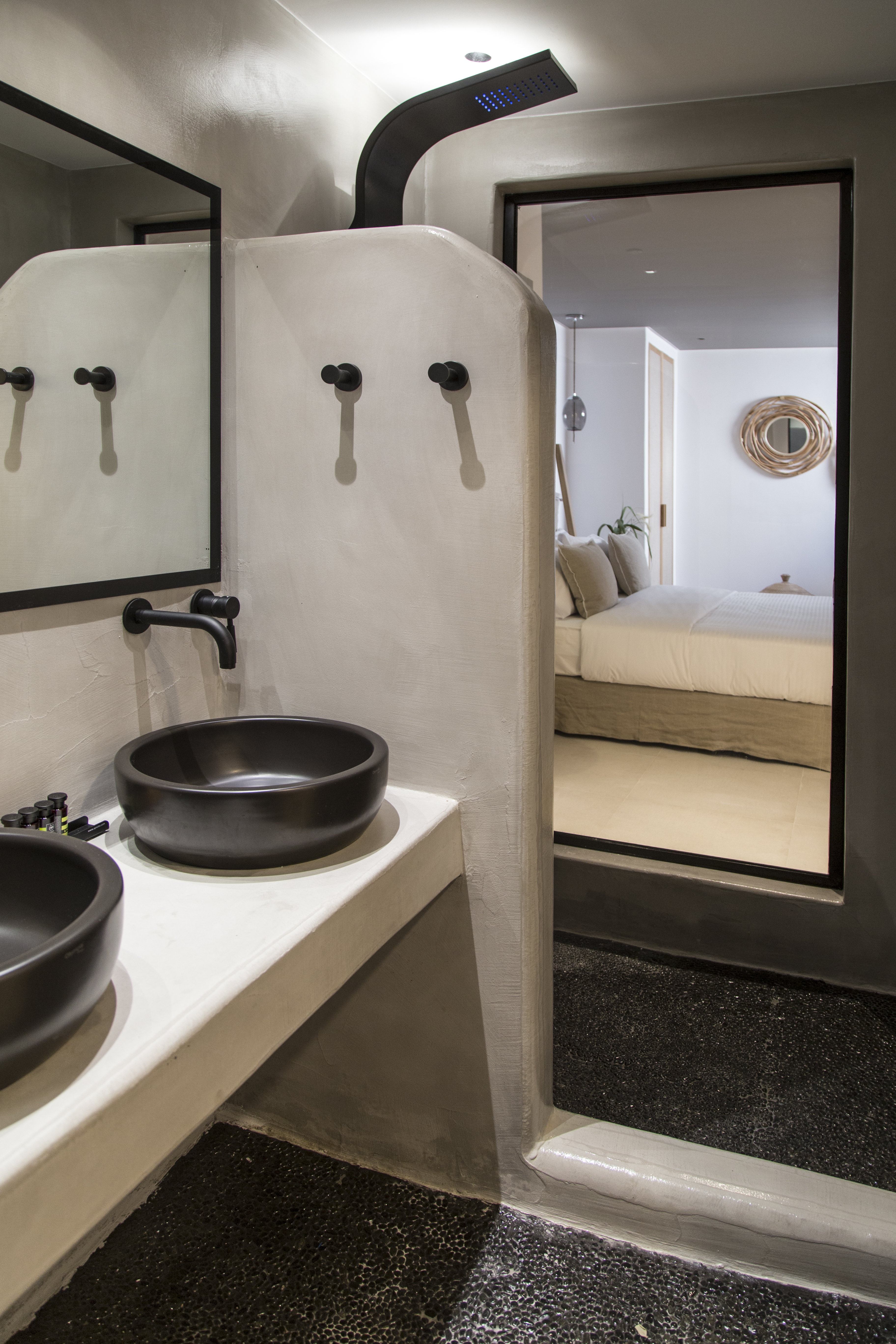 Adorno Beach Hotel & Suites