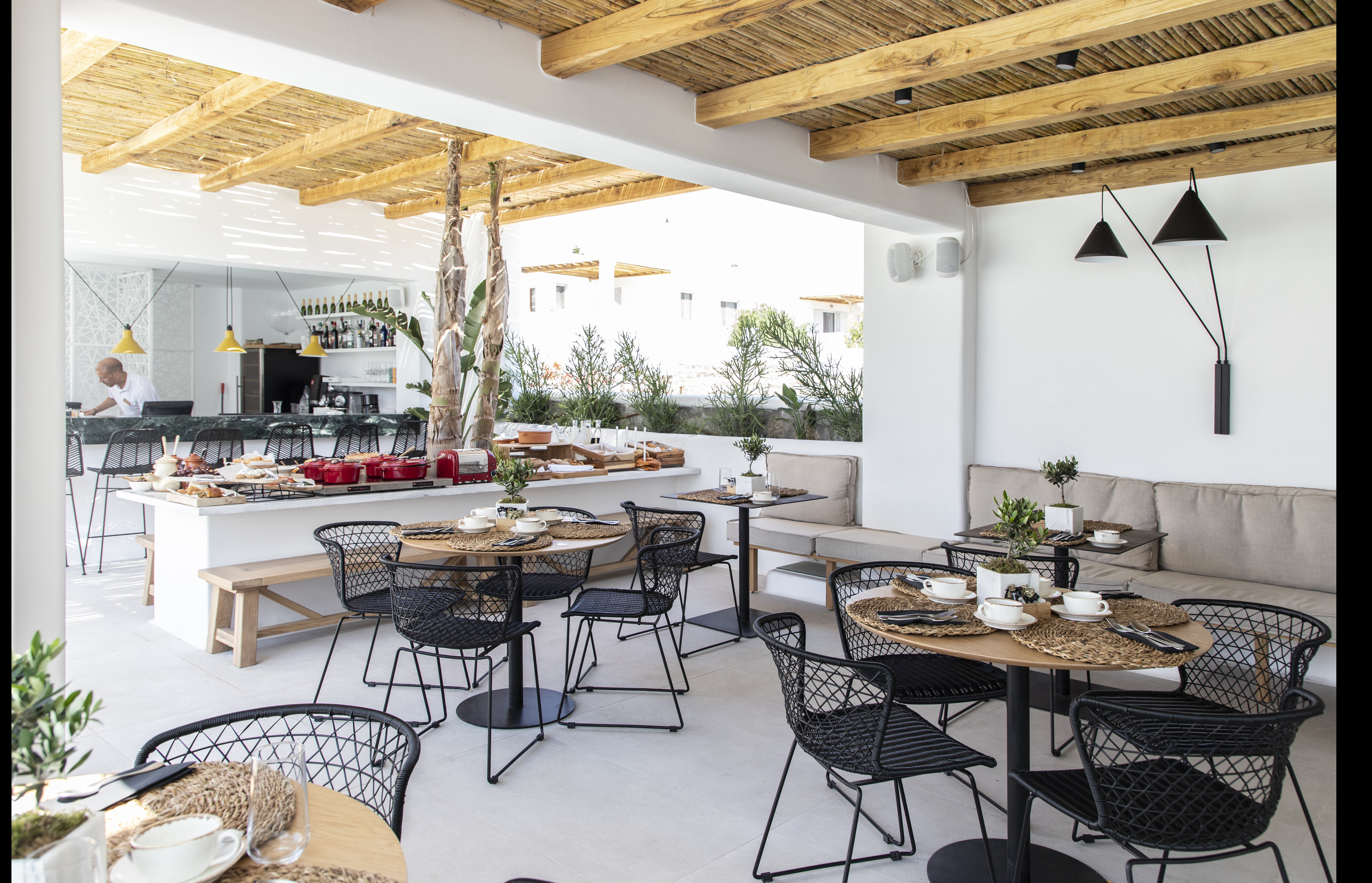 Adorno Beach Hotel & Suites
