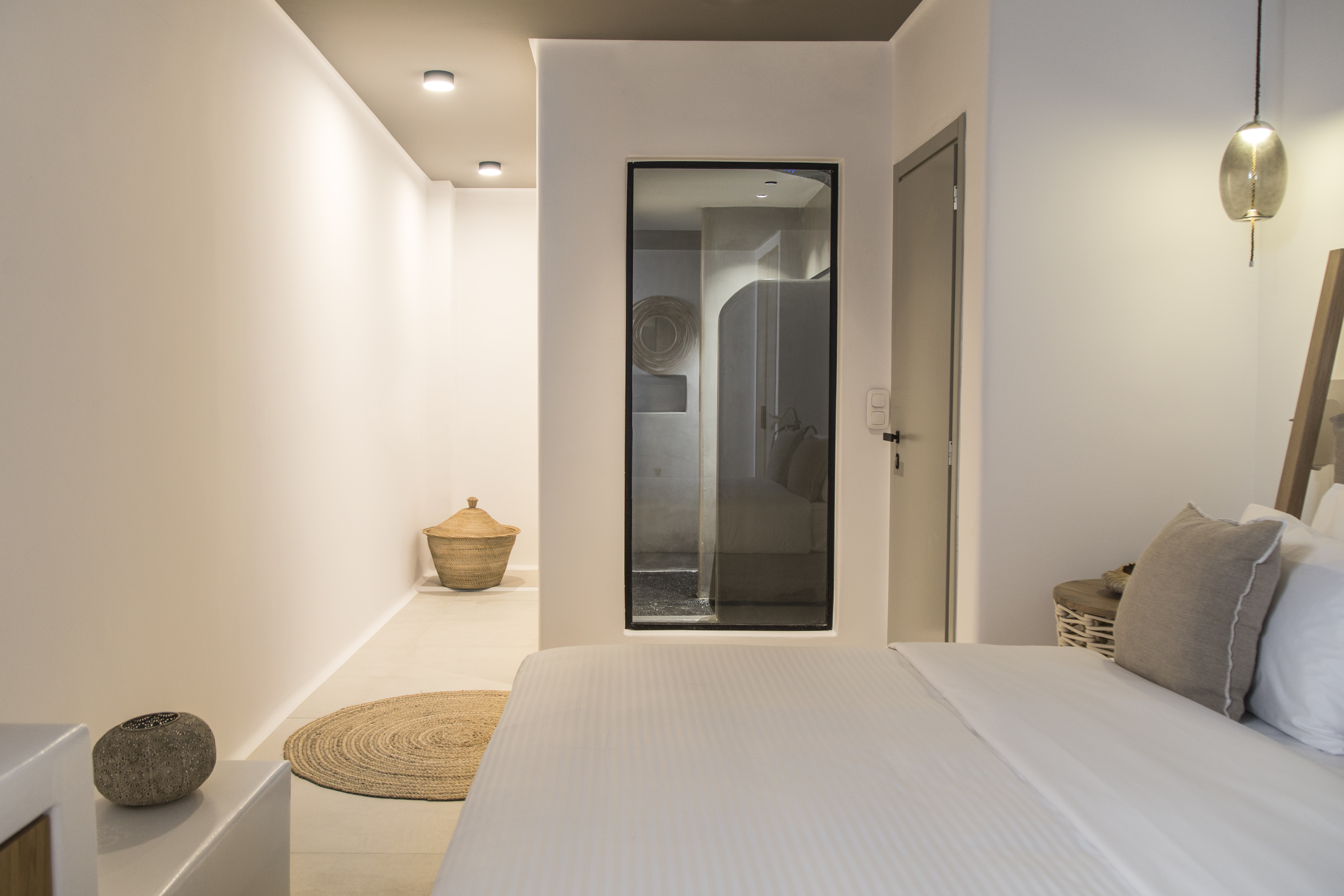 Adorno Beach Hotel & Suites