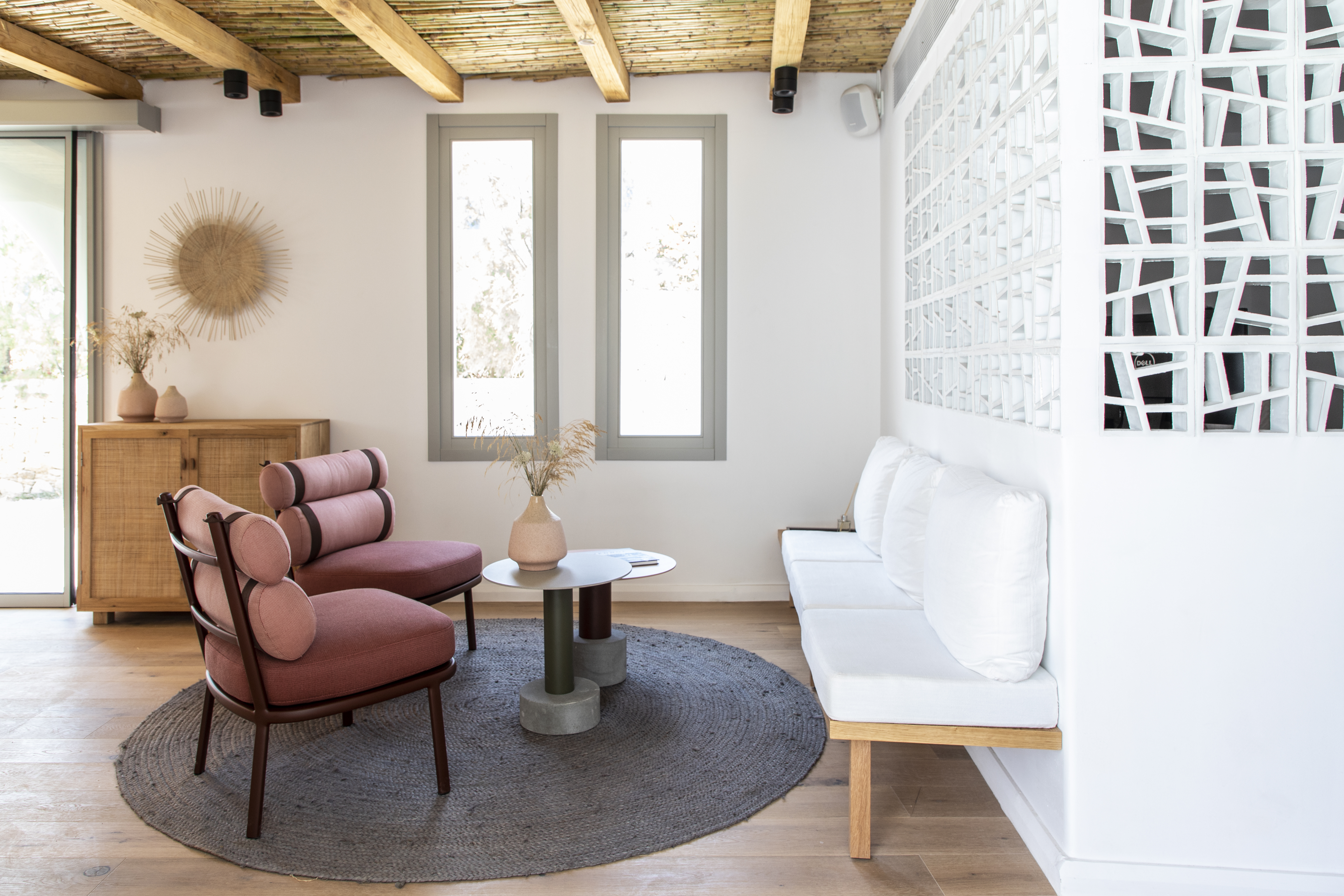 Adorno Beach Hotel & Suites