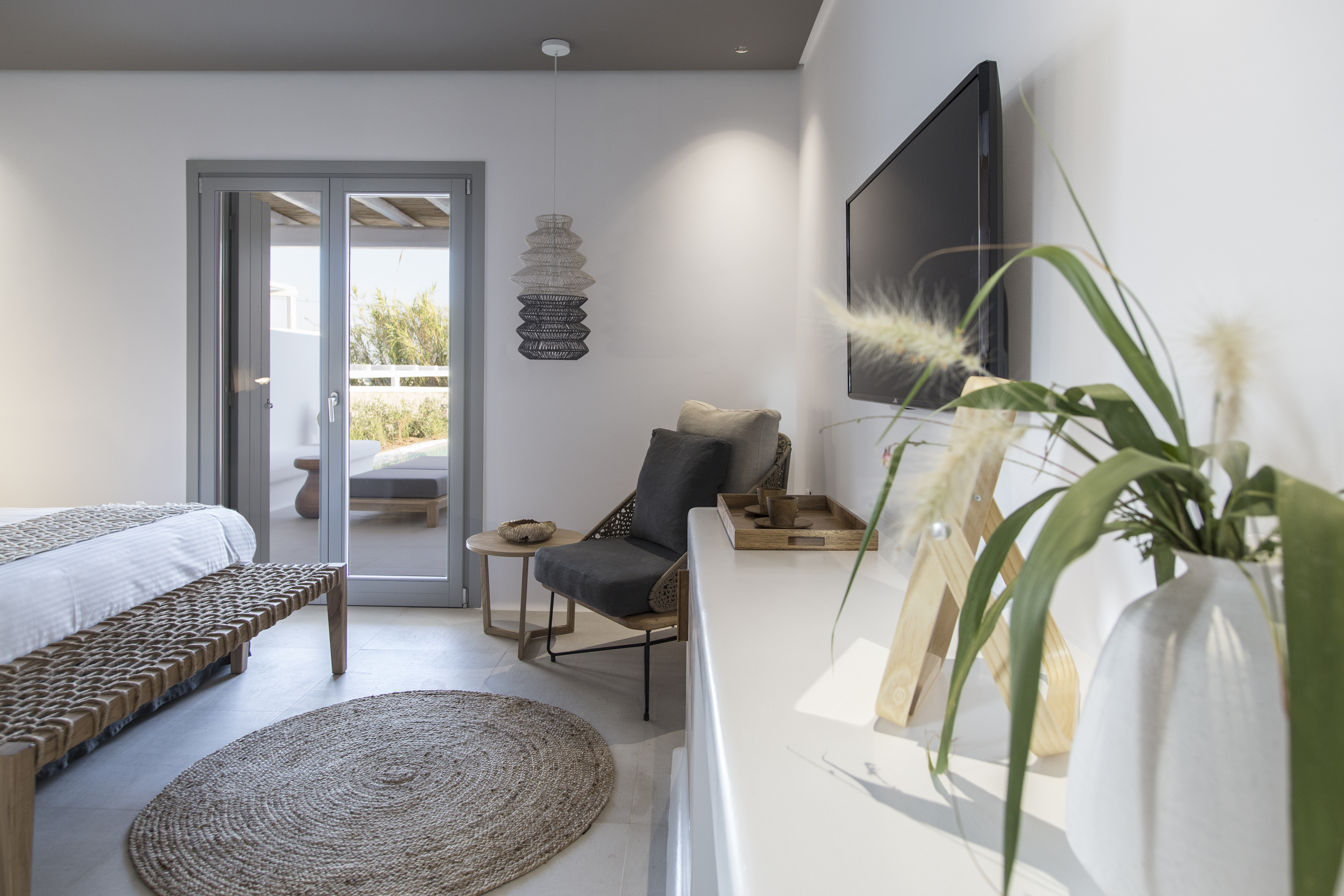 Adorno Beach Hotel & Suites