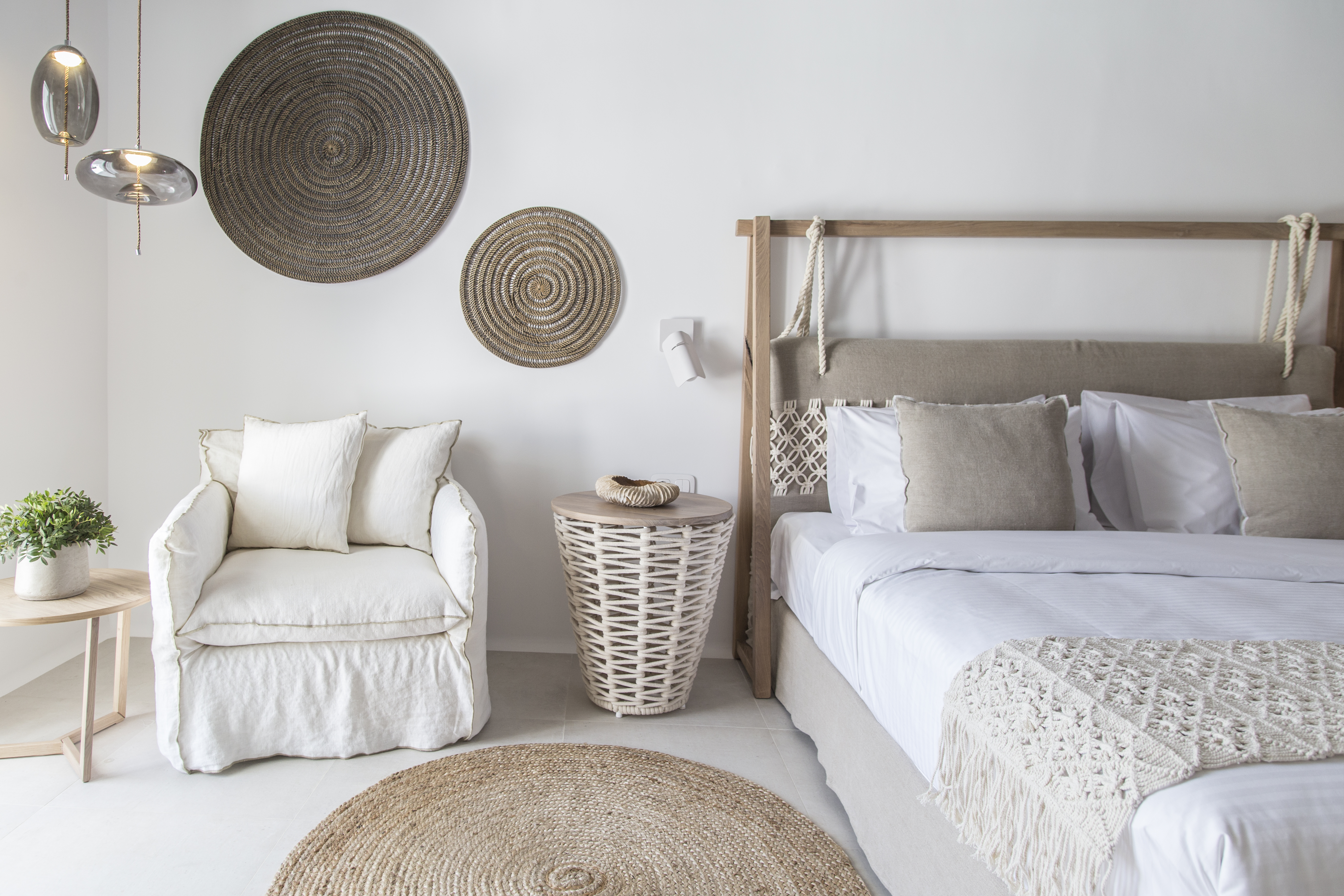 Adorno Beach Hotel & Suites