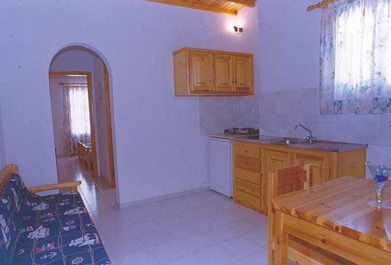 Anemos Apartments & Studios