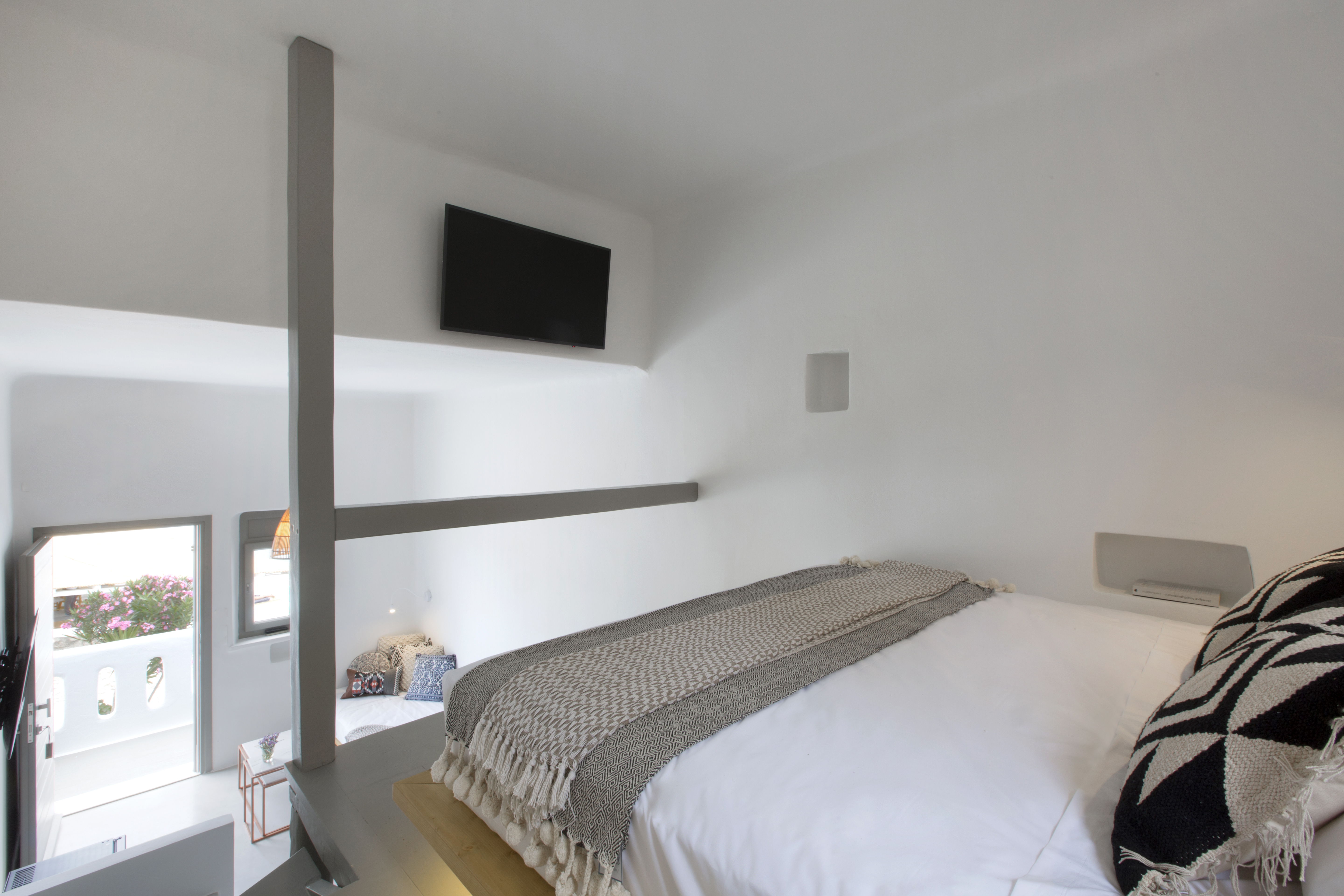 Dreambox Mykonos Suites