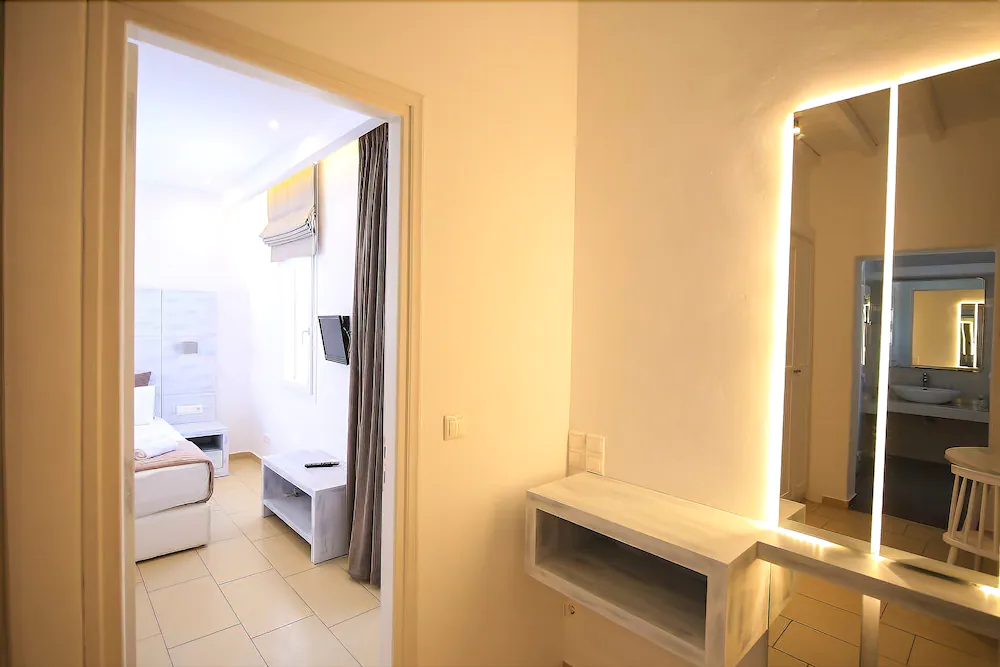 Tropicana Hotel , Suites & Villas Mykonos