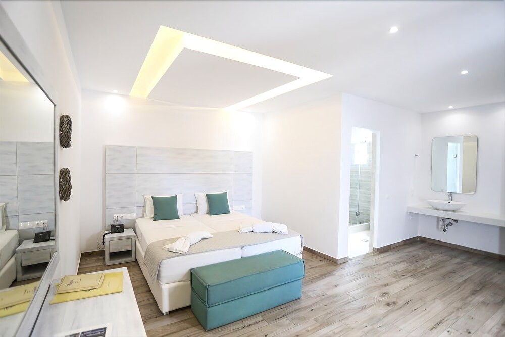 Tropicana Hotel , Suites & Villas Mykonos