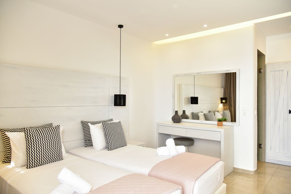 Tropicana Hotel , Suites & Villas Mykonos