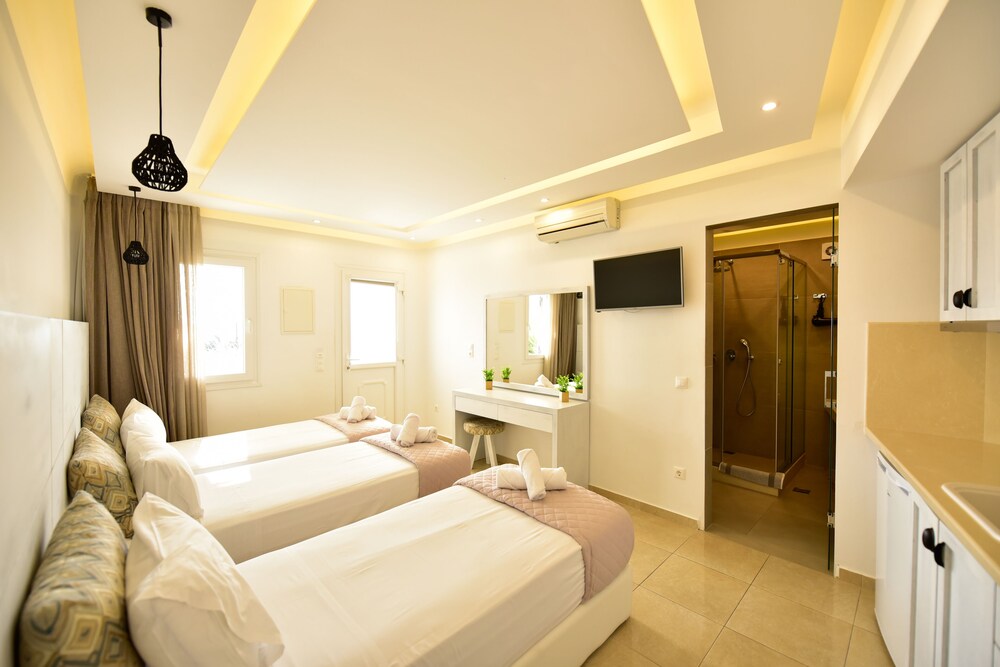 Tropicana Hotel , Suites & Villas Mykonos