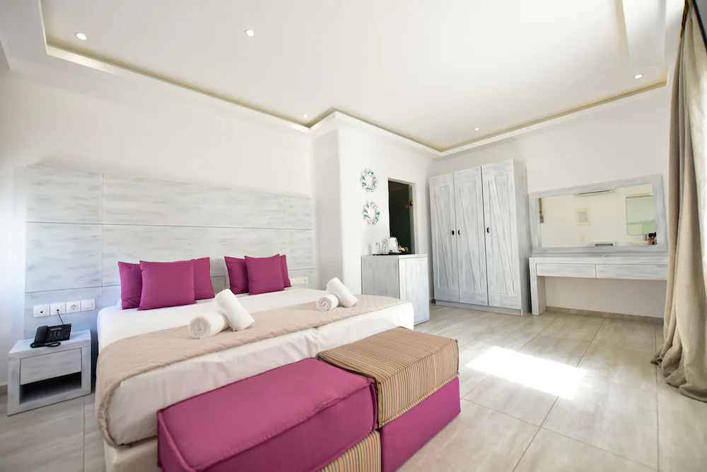 Tropicana Hotel , Suites & Villas Mykonos