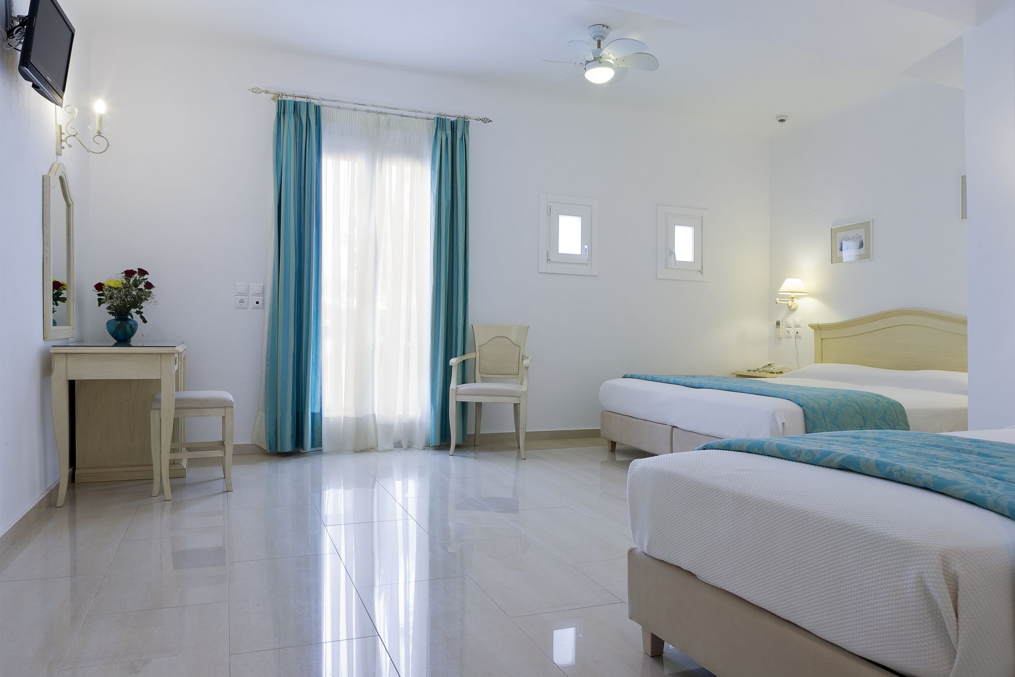 Kamari Hotel