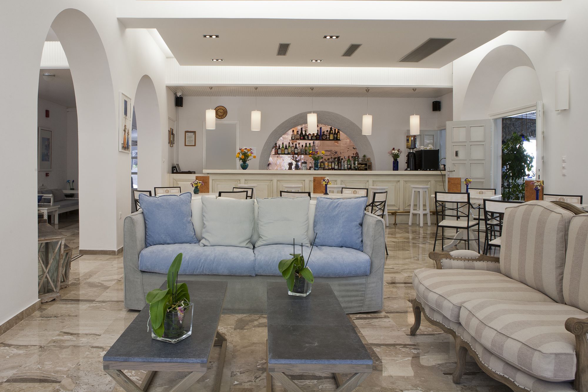 Kamari Hotel