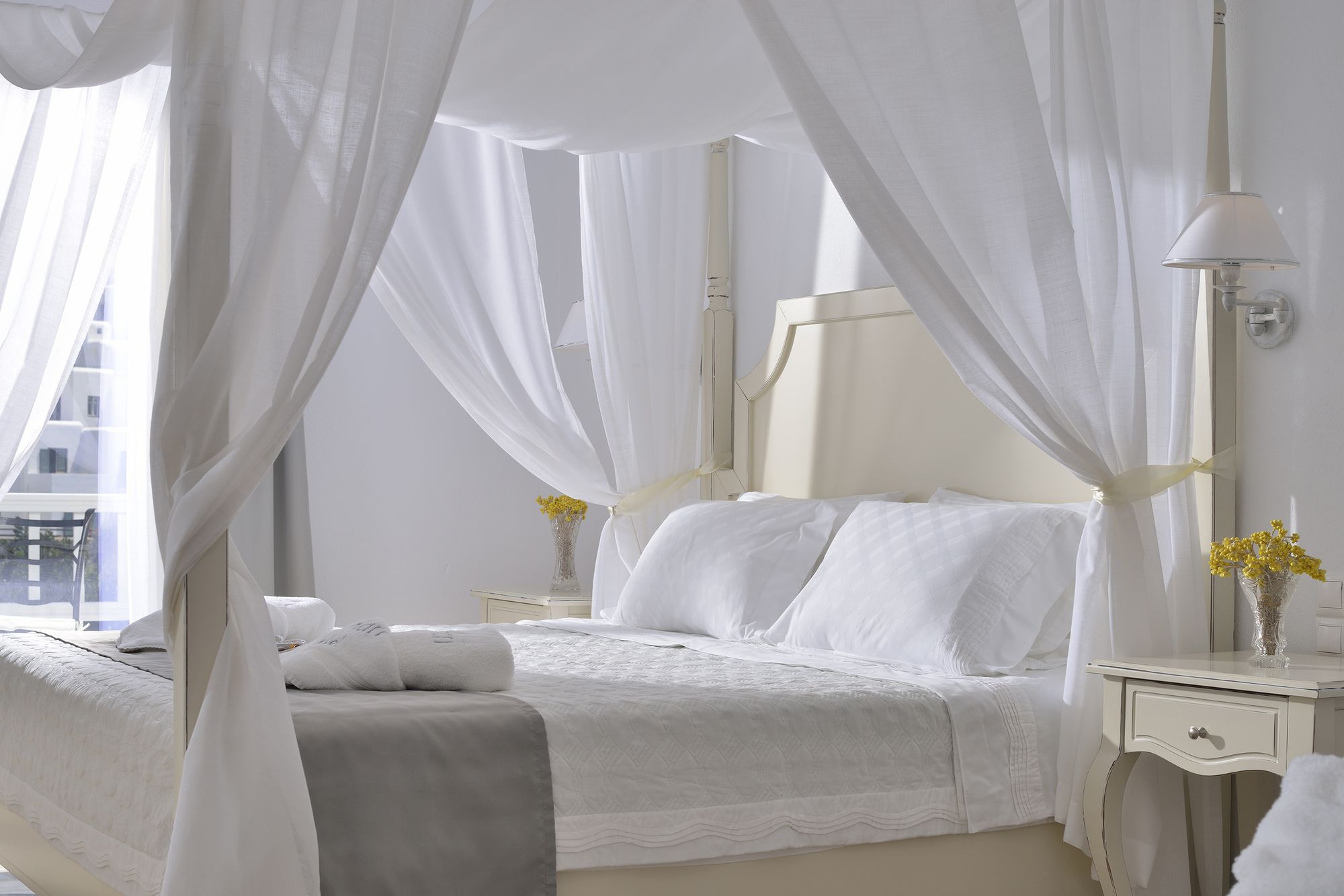 Kamari Hotel