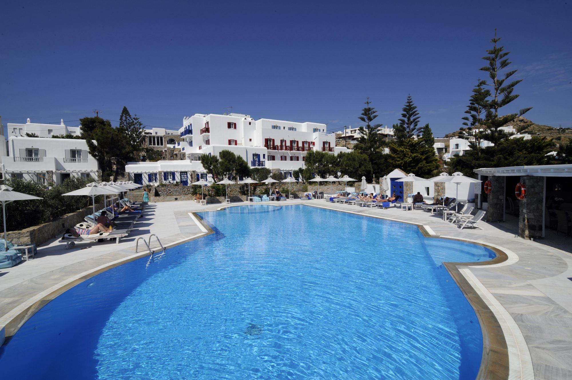 Kamari Hotel