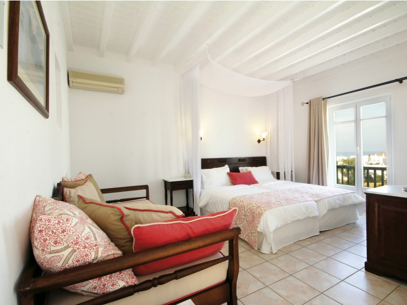 Pelican Bay Hotel