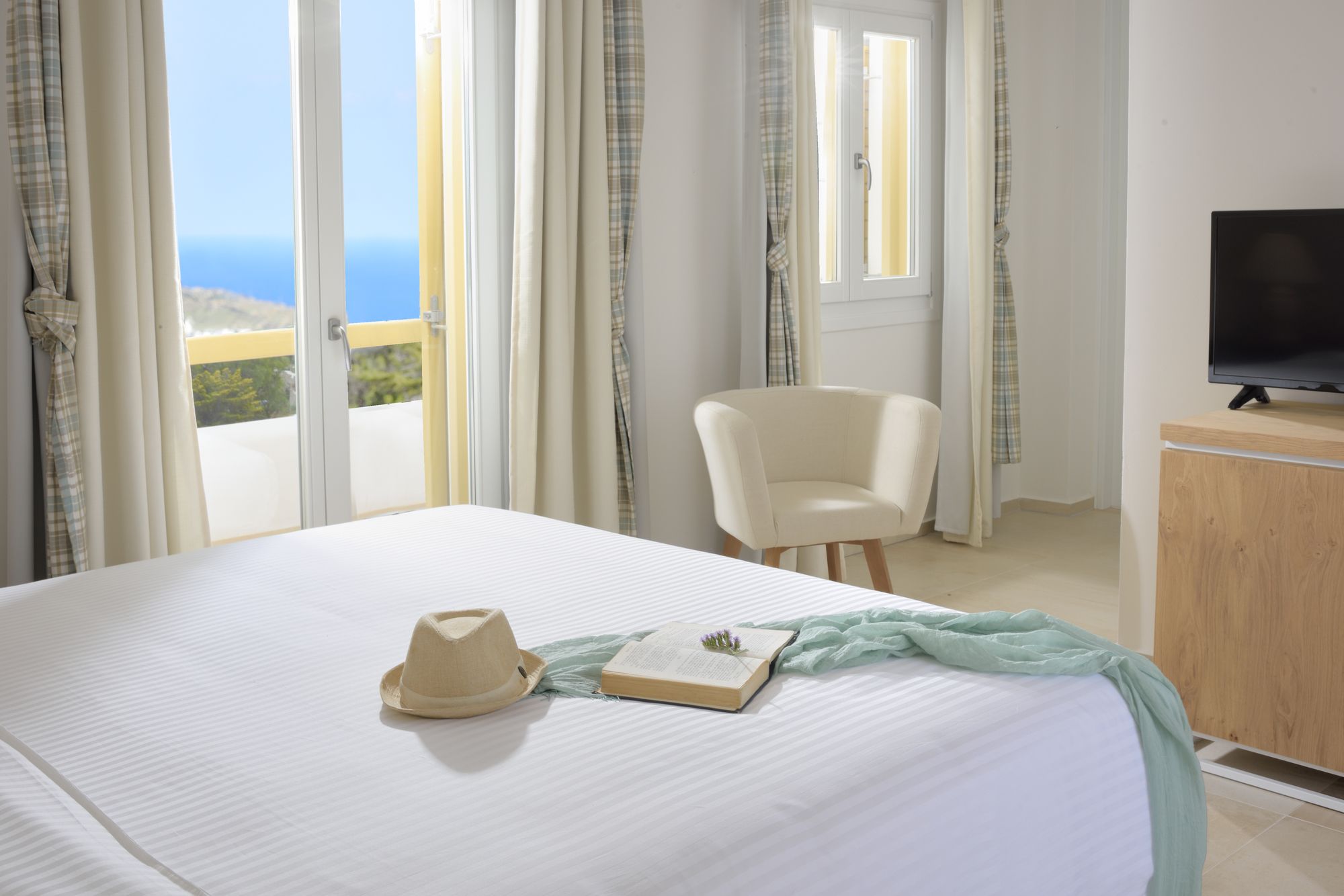 Petinos Hotel
