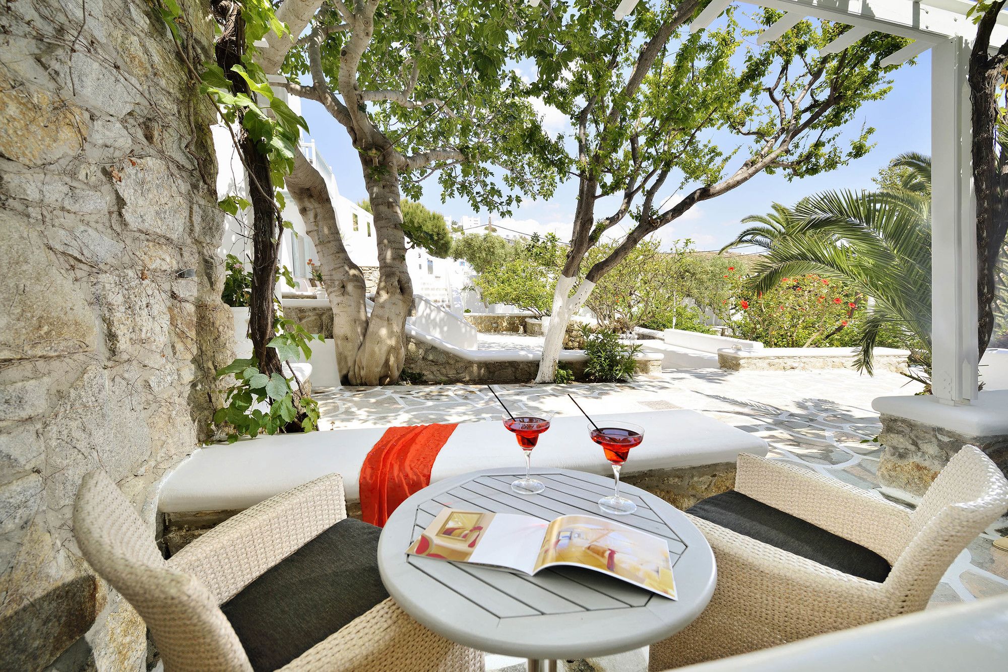 Petinos Hotel
