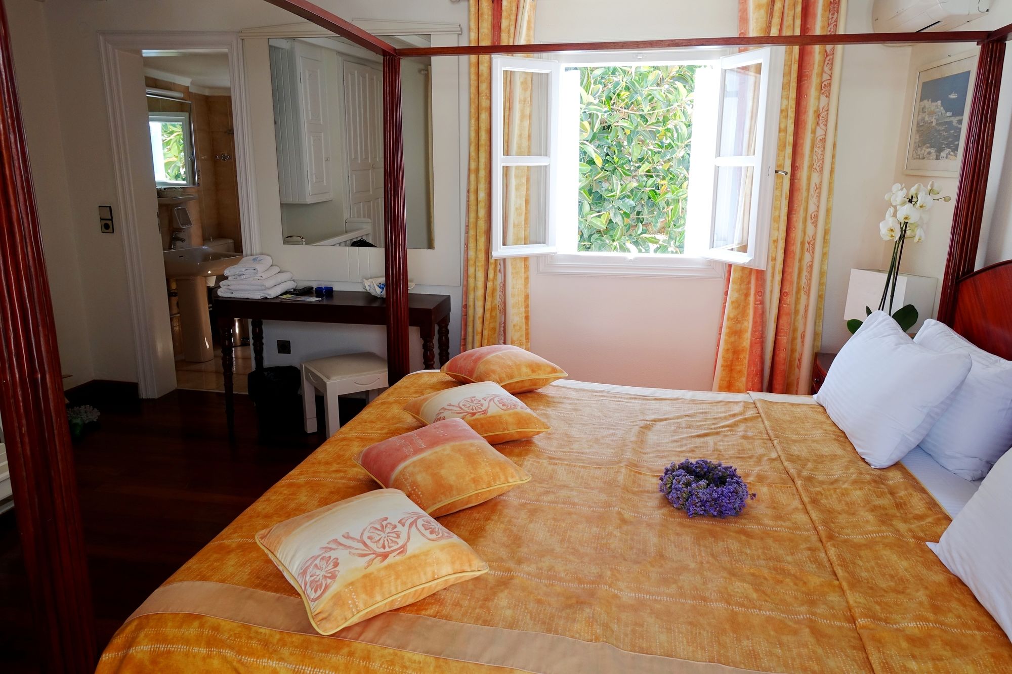 Petinos Hotel