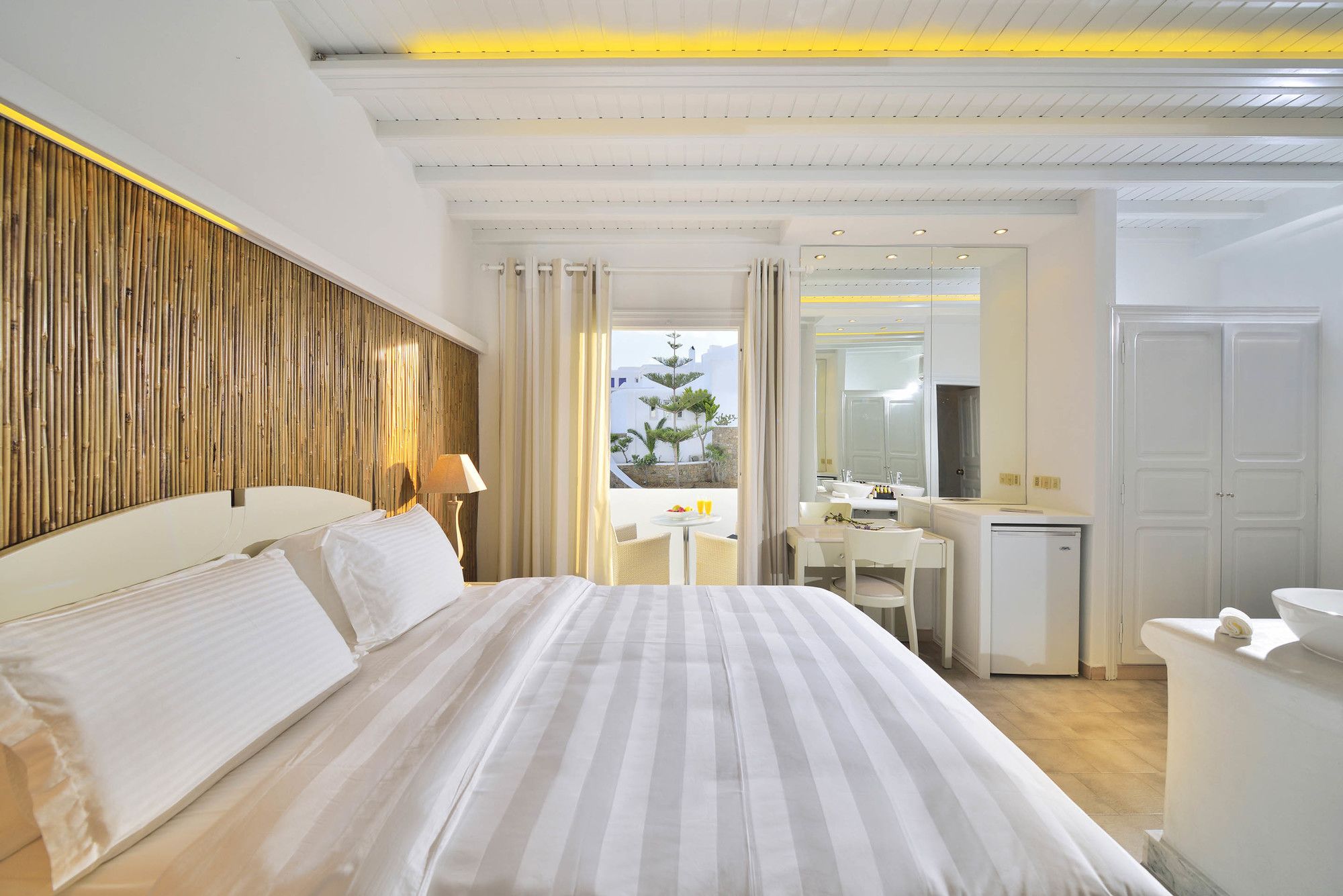Petinos Hotel