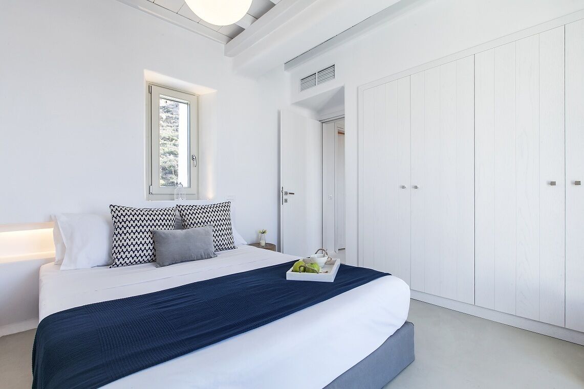 Villa Blue - White by Thea-Concept