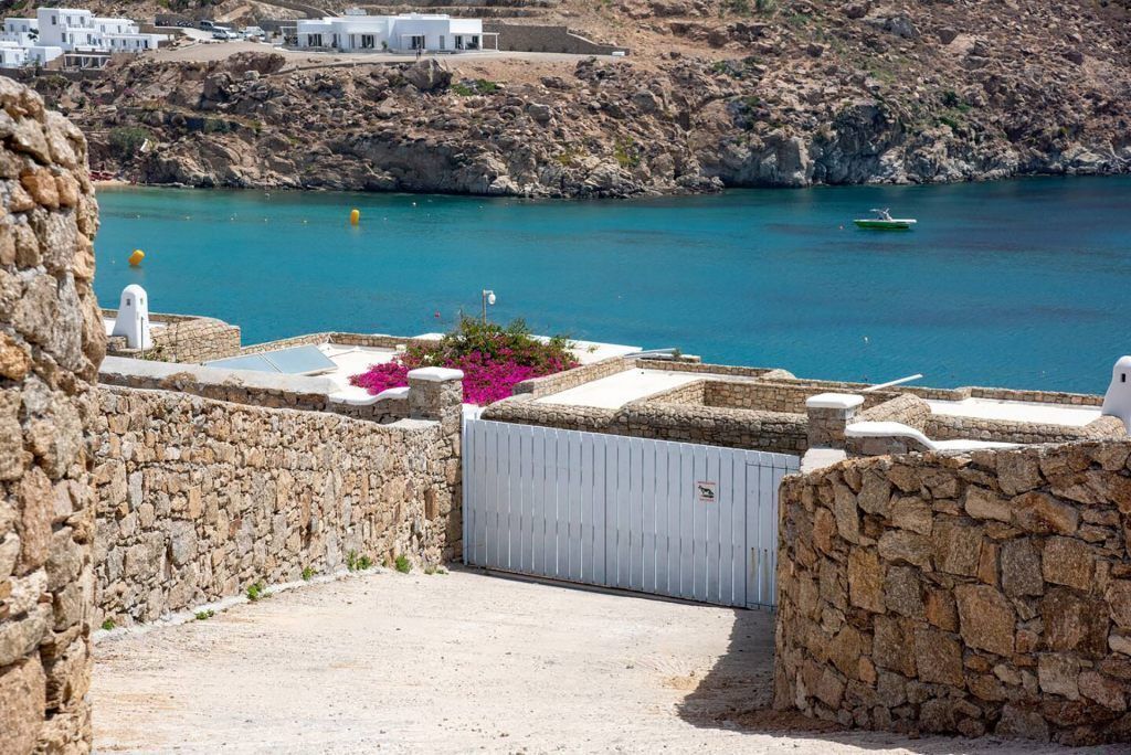 Etesians Luxury Suites
