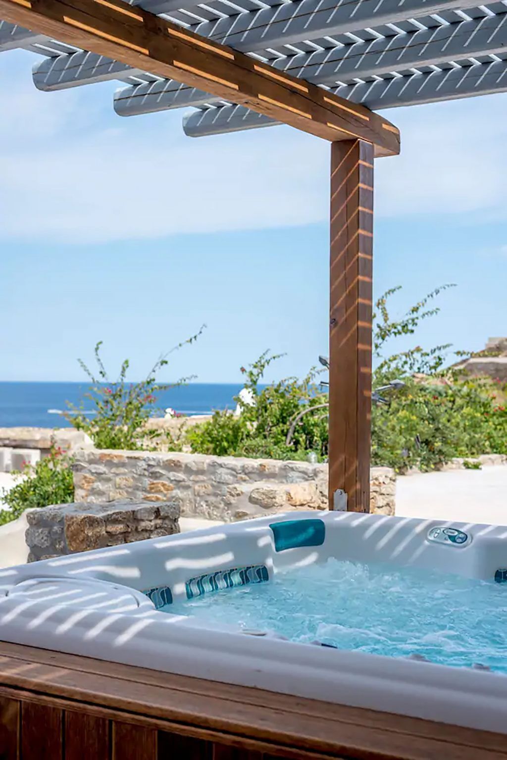 Etesians Luxury Suites