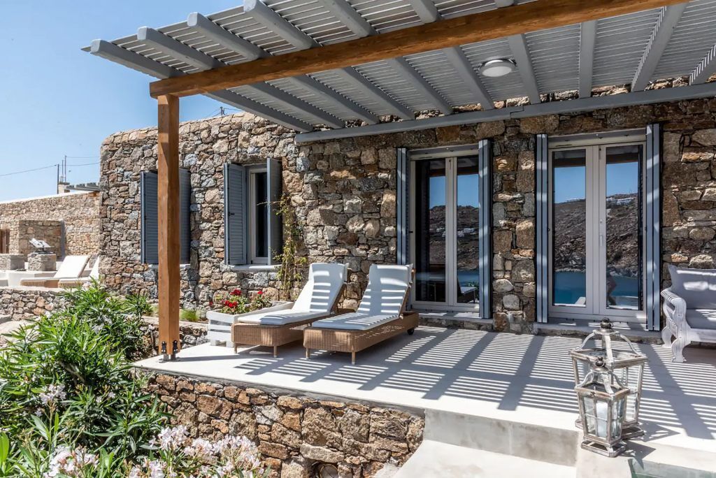 Etesians Luxury Suites