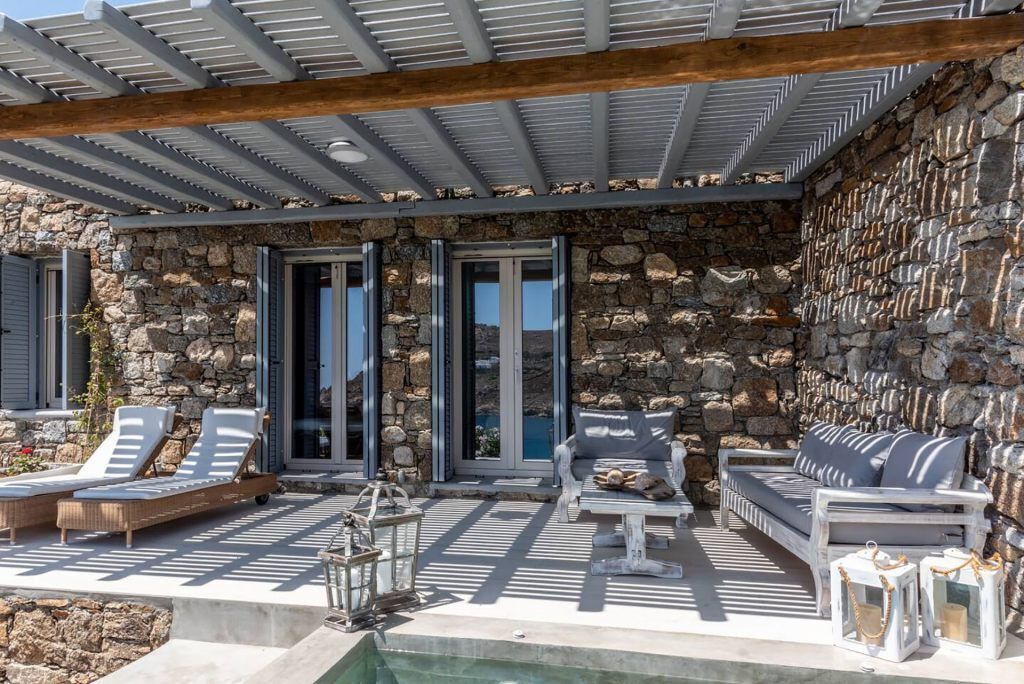Etesians Luxury Suites