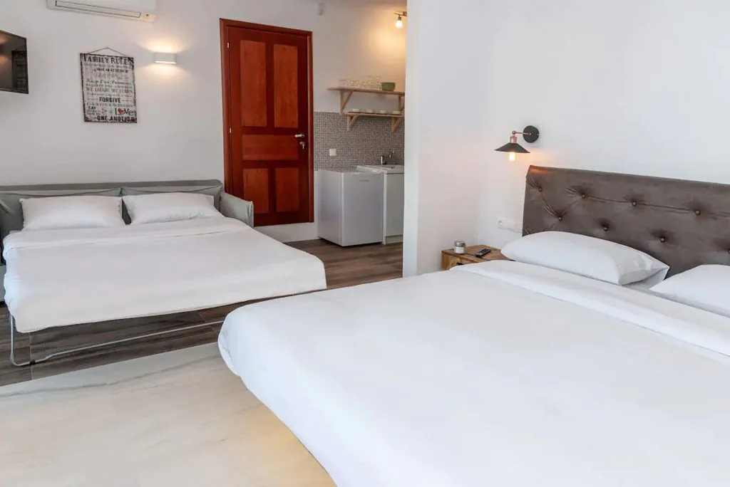 Etesians Luxury Suites