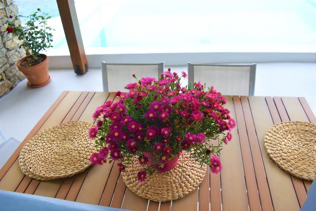 Etesians Luxury Suites