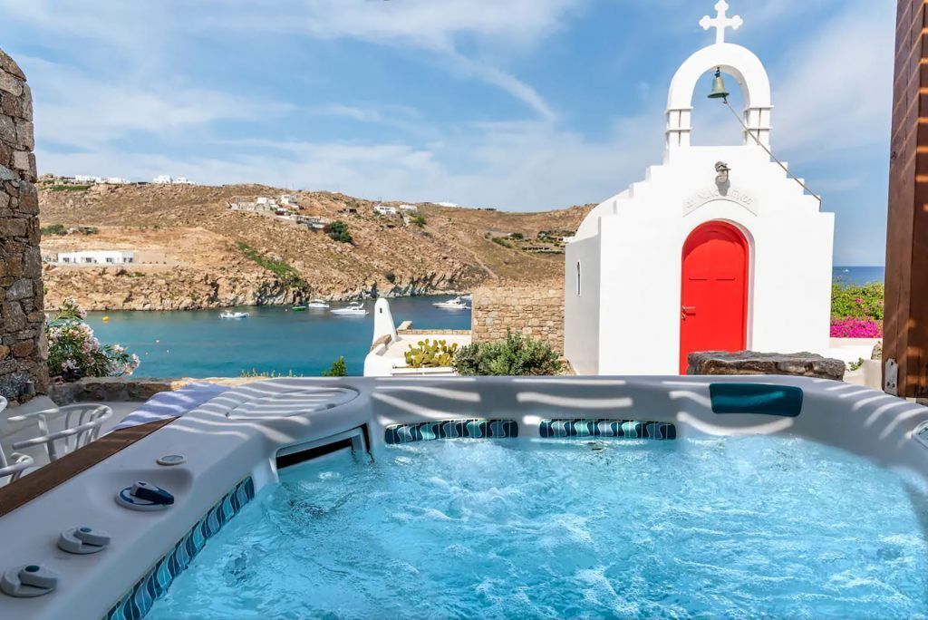 Etesians Luxury Suites