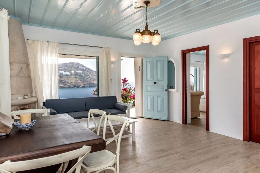 Etesians Luxury Suites