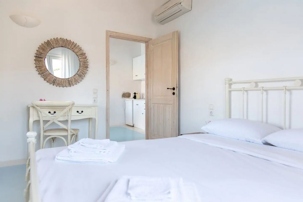 Etesians Luxury Suites