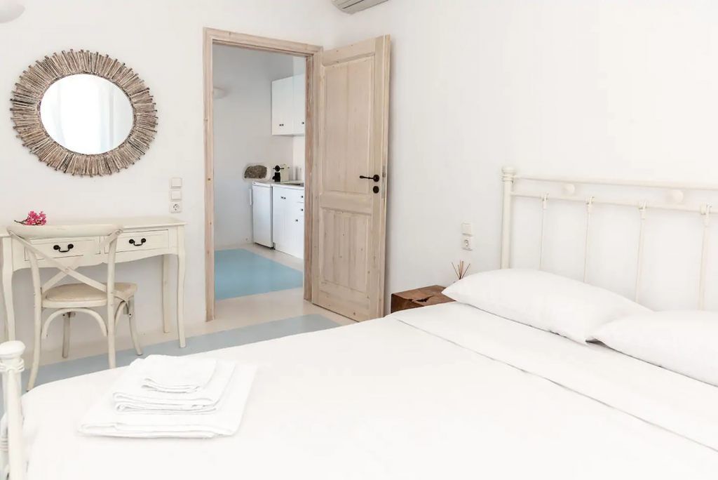 Etesians Luxury Suites