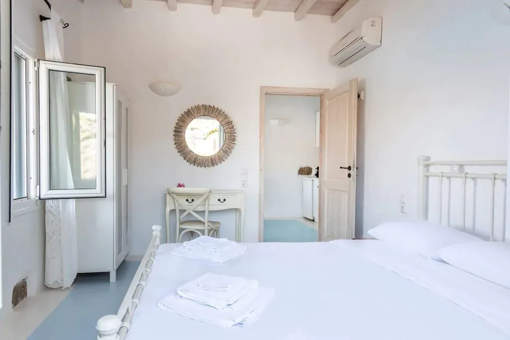 Etesians Luxury Suites