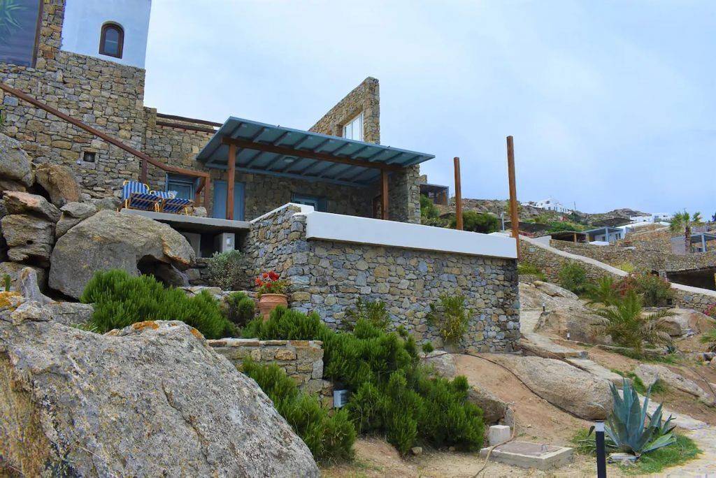 Etesians Luxury Suites