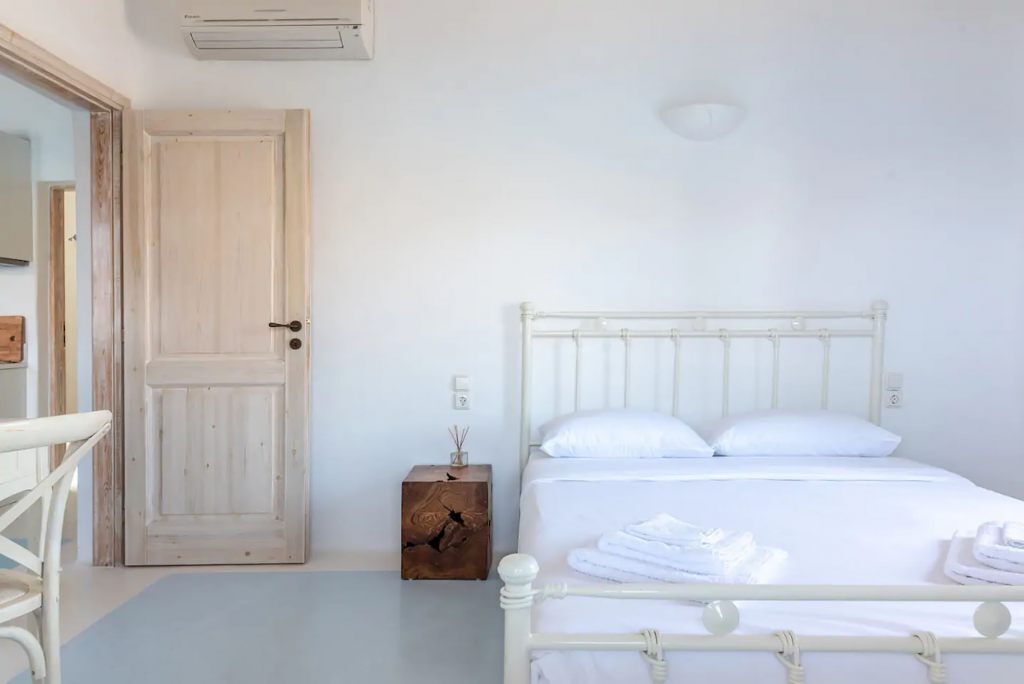 Etesians Luxury Suites